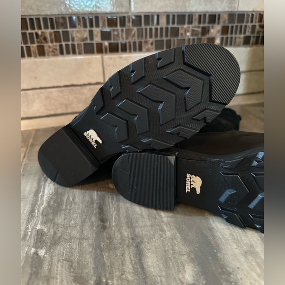 Sorel Black Winter Boots NWOT! - Picture 4 of 8